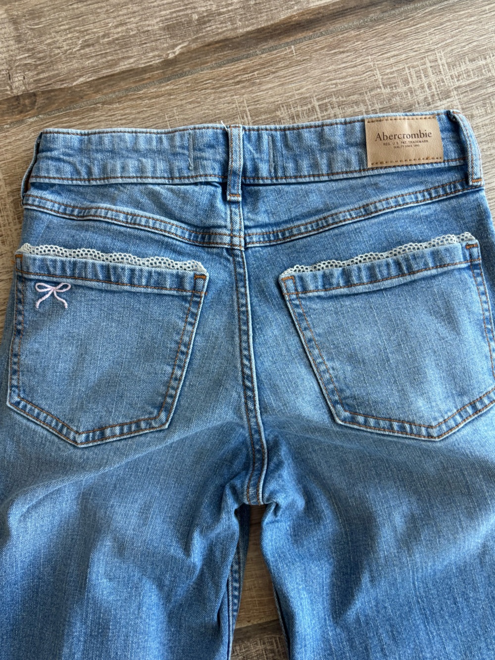 abercrombie kids medium blue high rise wide leg jeans - Picture 3 of 3